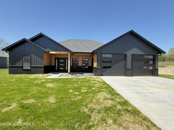 790 VINE DRIVE, Holts Summit, MO 65043