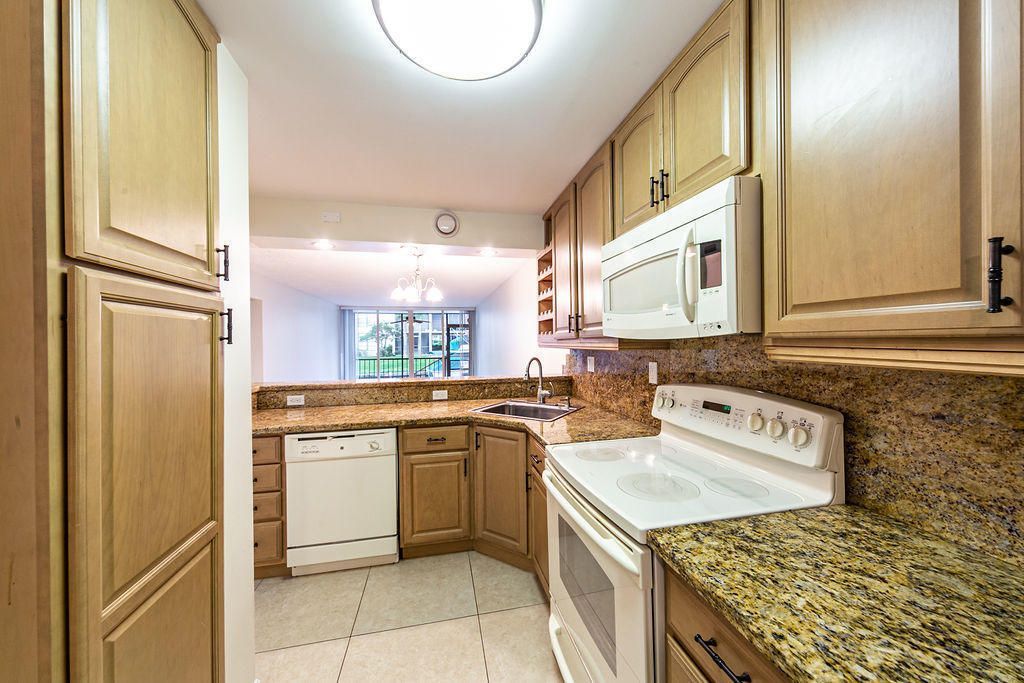 6 Royal Palm Way, Unit 102, Boca Raton, FL 33432 Photo