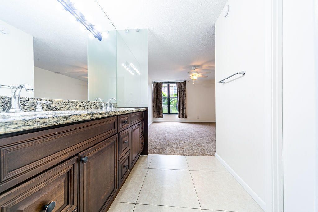 6 Royal Palm Way, Unit 102, Boca Raton, FL 33432 Photo