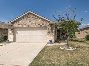 2082 Bentwater Lane, Frisco, TX 75036