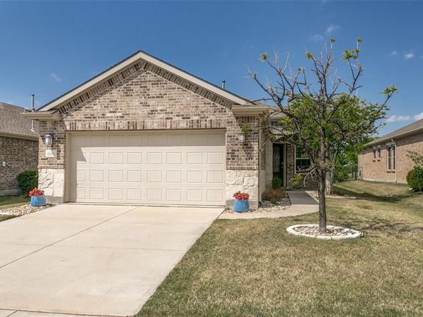 2082 Bentwater Lane, Frisco, TX 75036