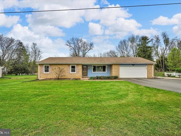 4330 PINEWOOD LANE, YORK, PA 17402