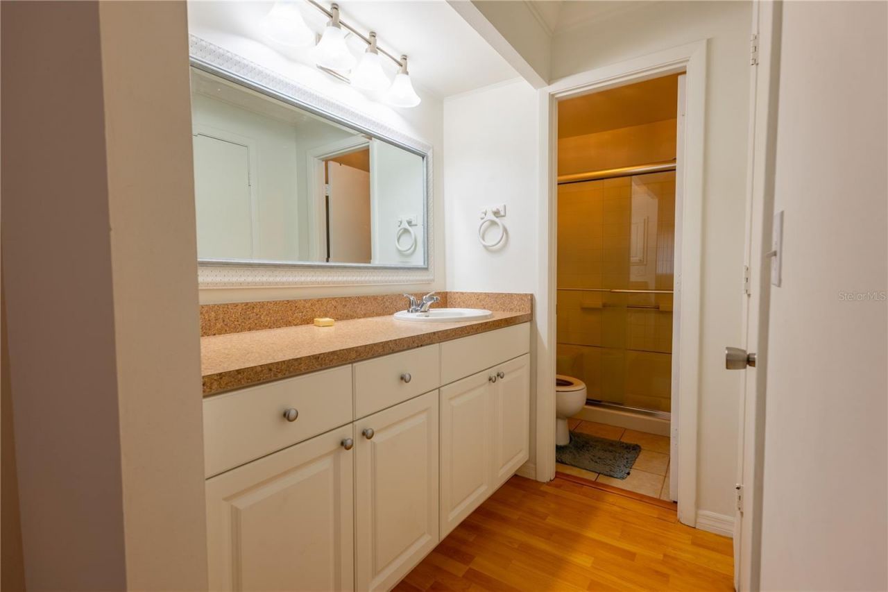 6860 Whitman Court, Unit 32B, Sarasota, FL 34243 Photo