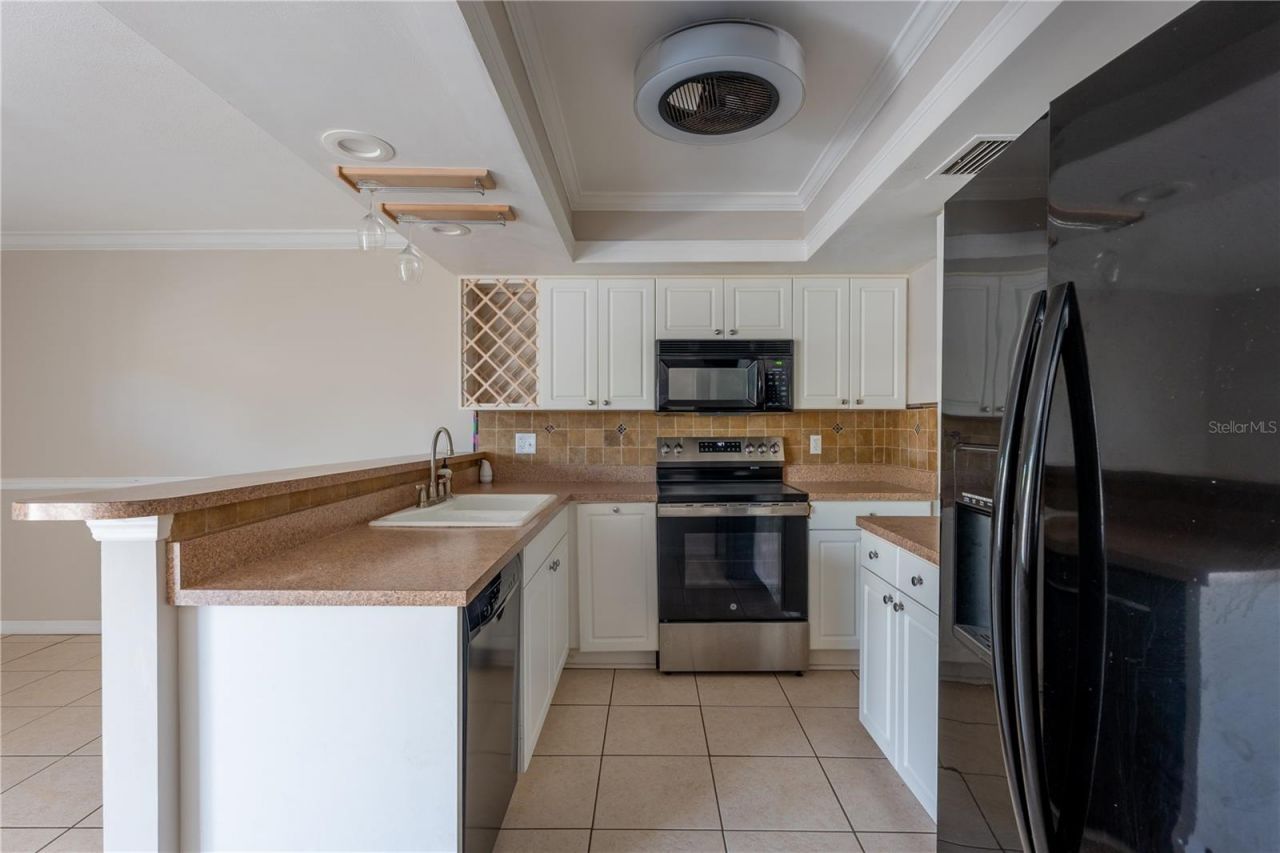 6860 Whitman Court, Unit 32B, Sarasota, FL 34243 Photo