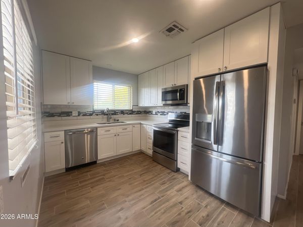 10013 W LAKEVIEW Circle N, Sun City, AZ 85351