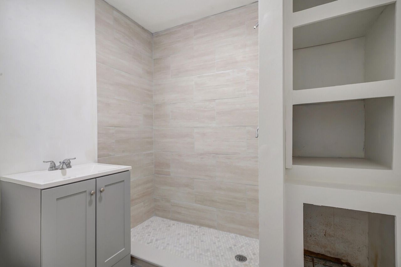 652 Hernando Street, Unit E, Fort Pierce, FL 34949 Photo