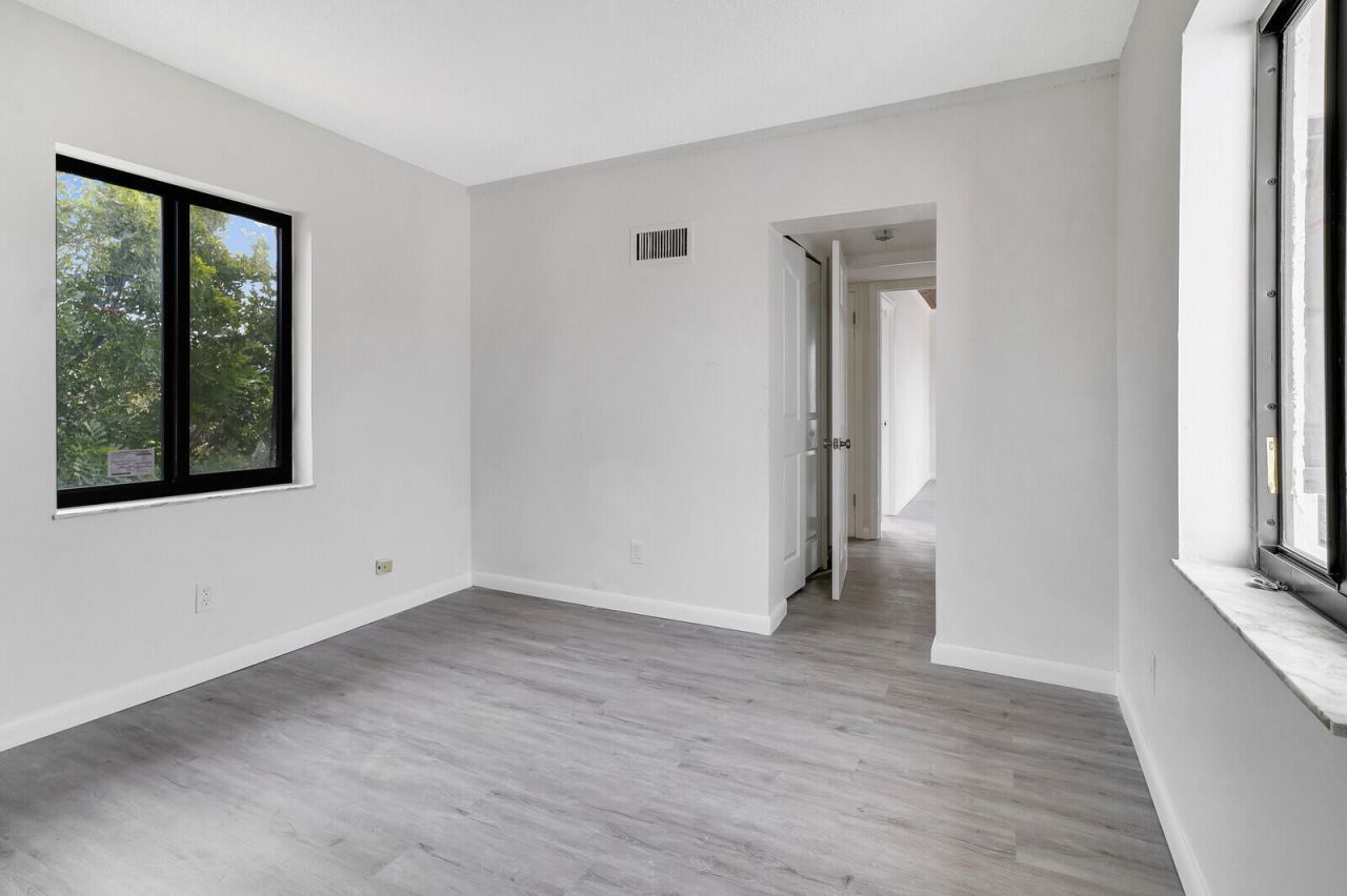 652 Hernando Street, Unit E, Fort Pierce, FL 34949 Photo