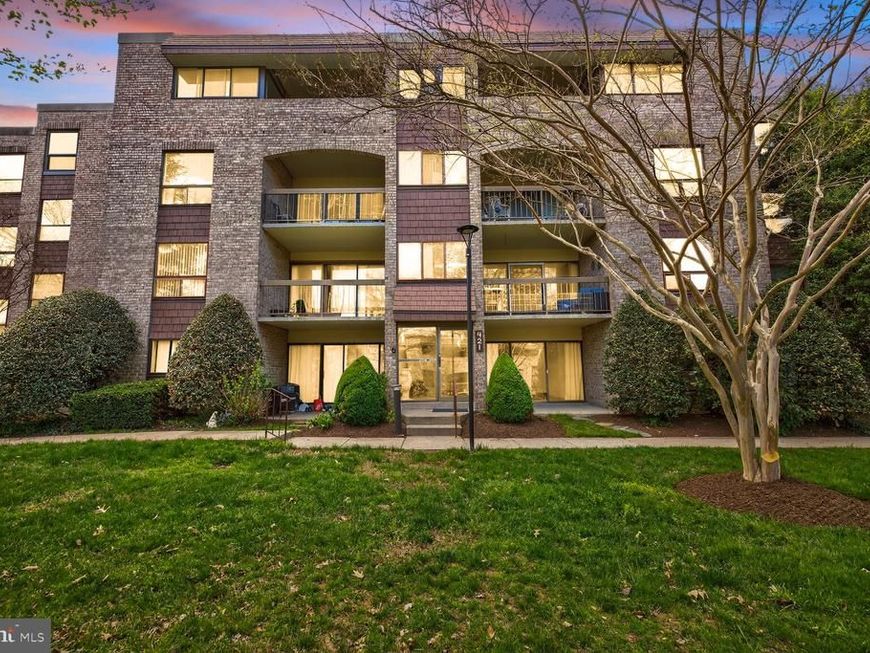 421 Christopher Avenue, Unit 2, Gaithersburg, MD 20879 Main Photo