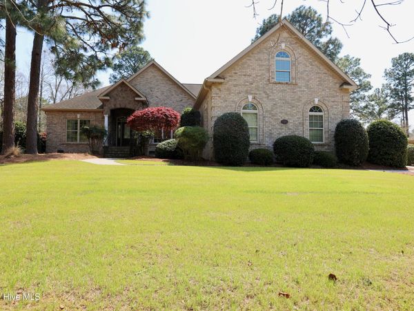 129 Beacon Ridge Drive, West End, NC 27376