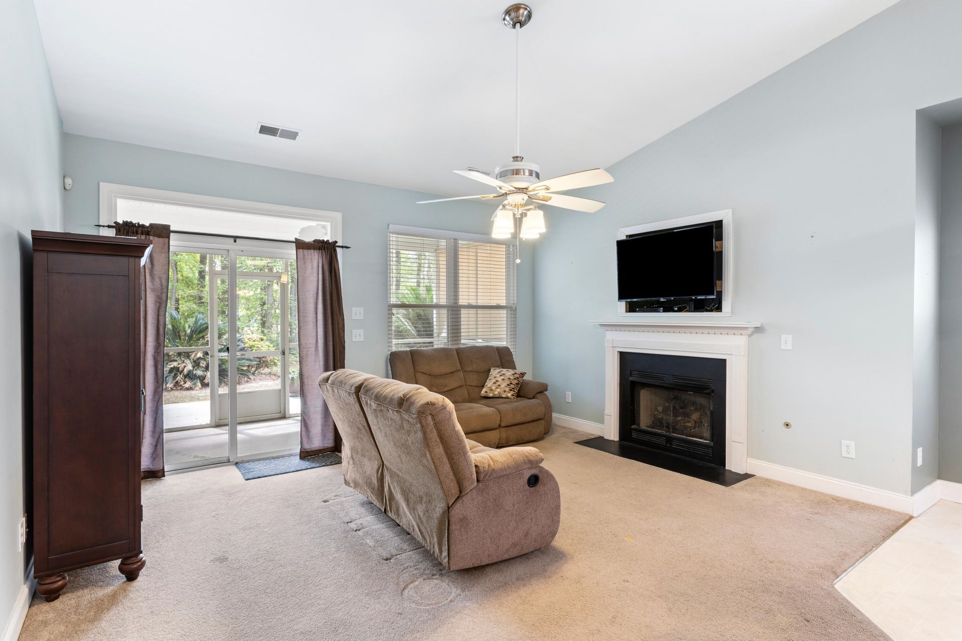 4925 Franconia Drive Photo 10