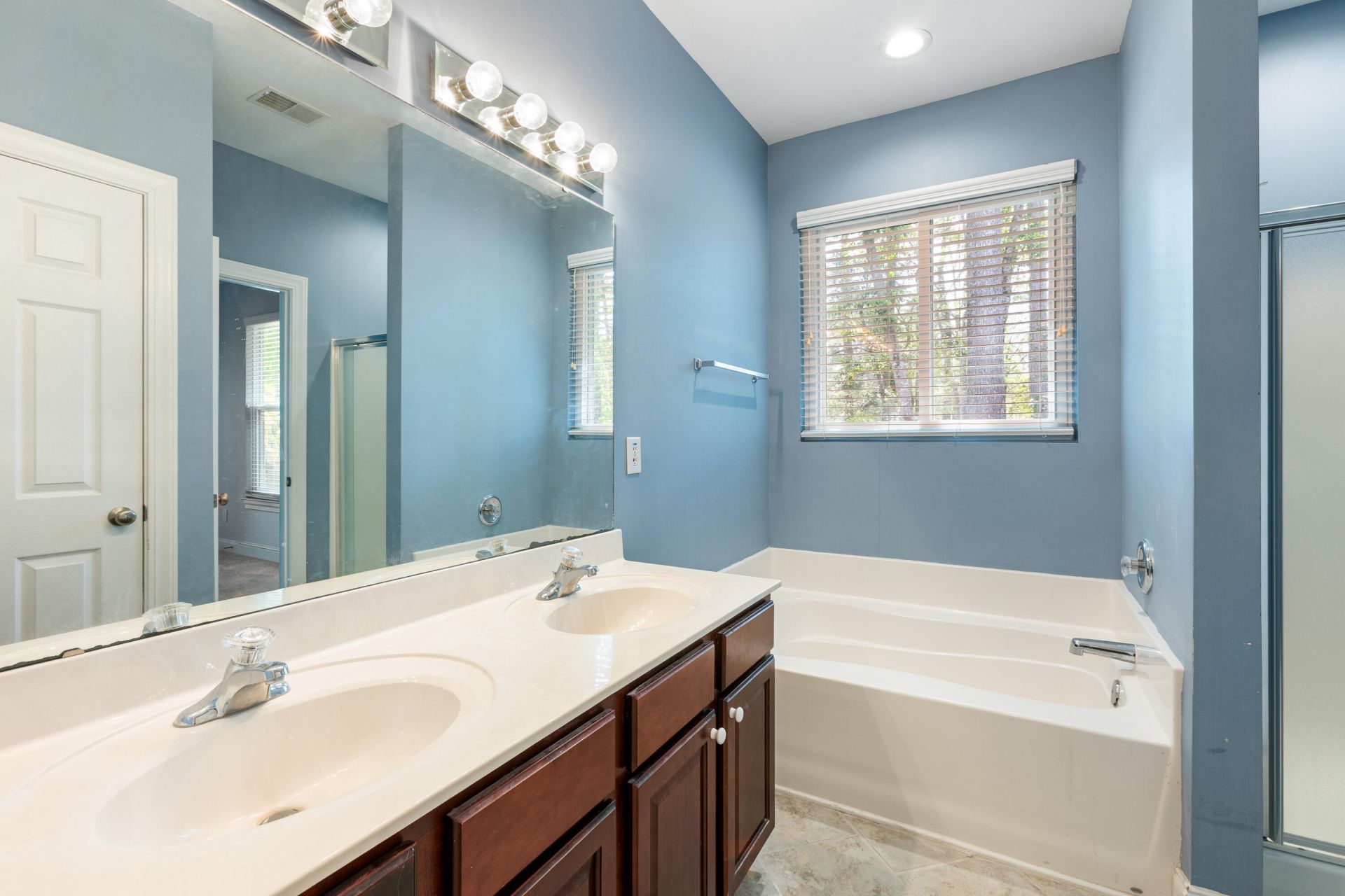 4925 Franconia Drive Photo 14