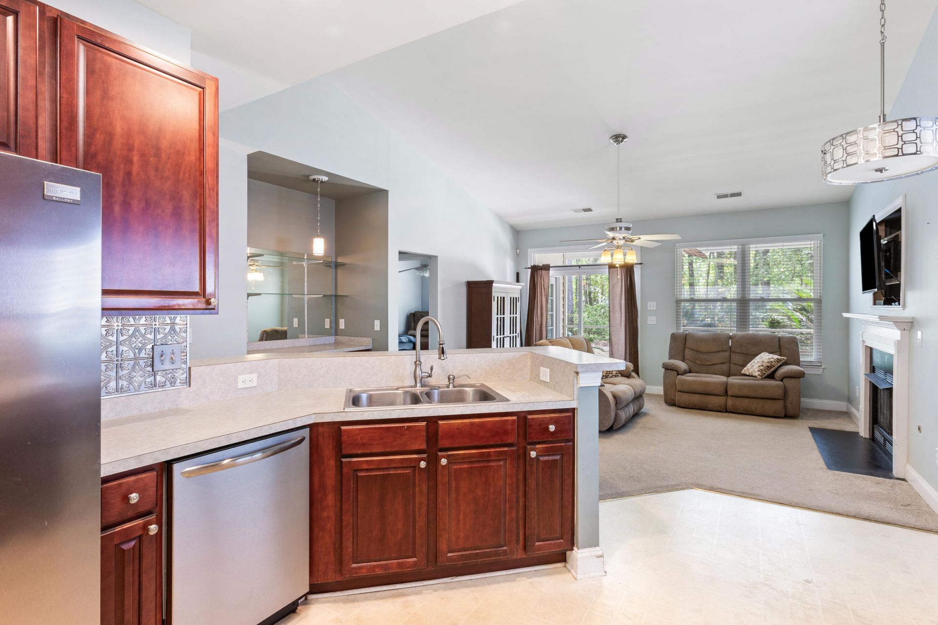 4925 Franconia Drive Photo 6