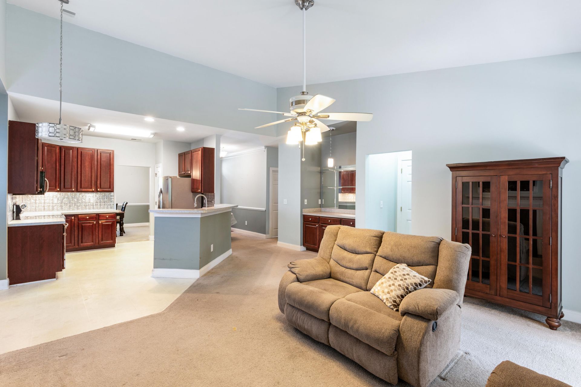 4925 Franconia Drive Photo 8