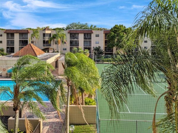 10501 W Broward Blvd, Unit 408, Plantation, FL 33324
