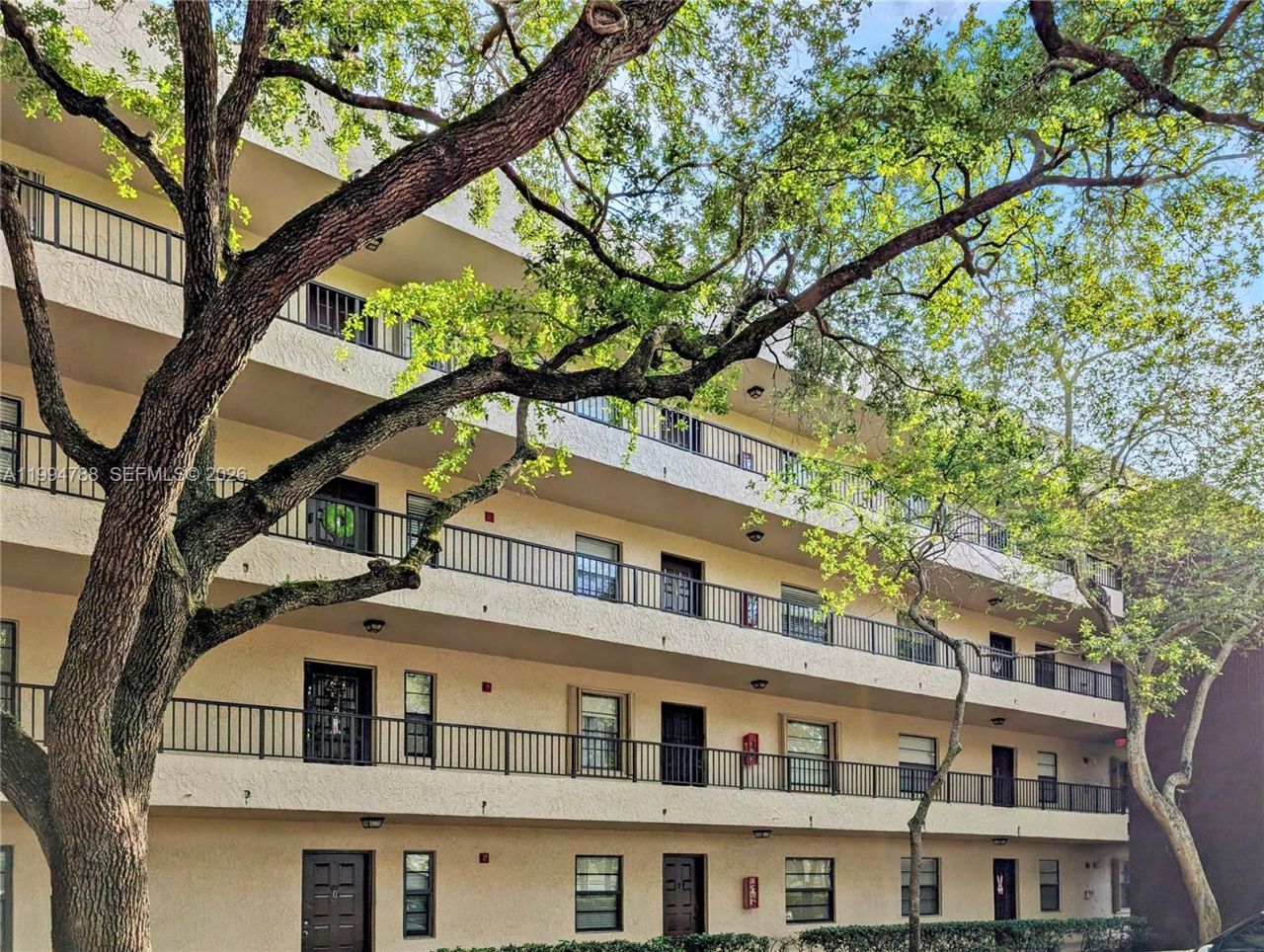 10501 W Broward Blvd , Unit 408, Plantation, FL 33324 Photo