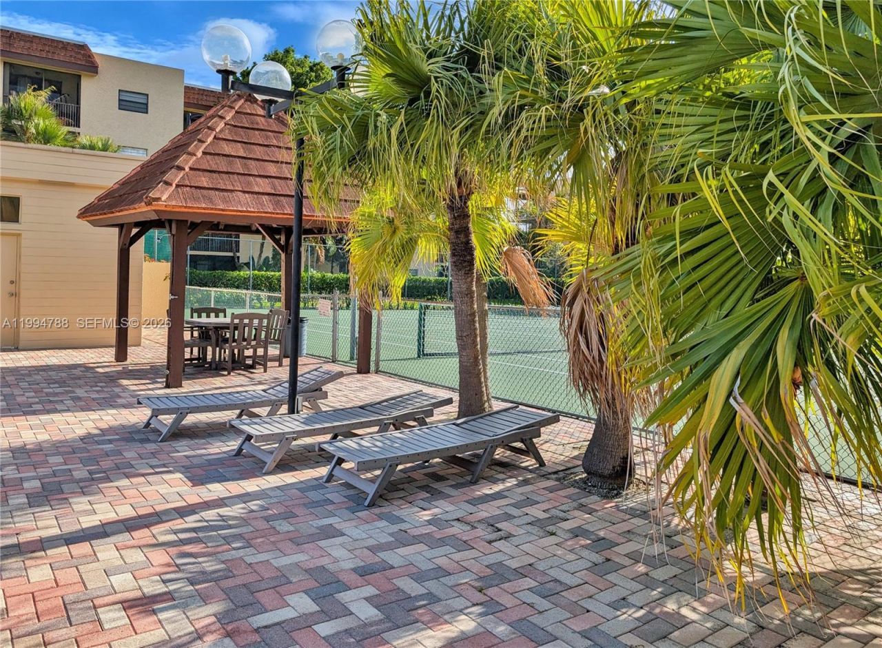 10501 W Broward Blvd, Unit 408, Plantation, FL 33324 Photo