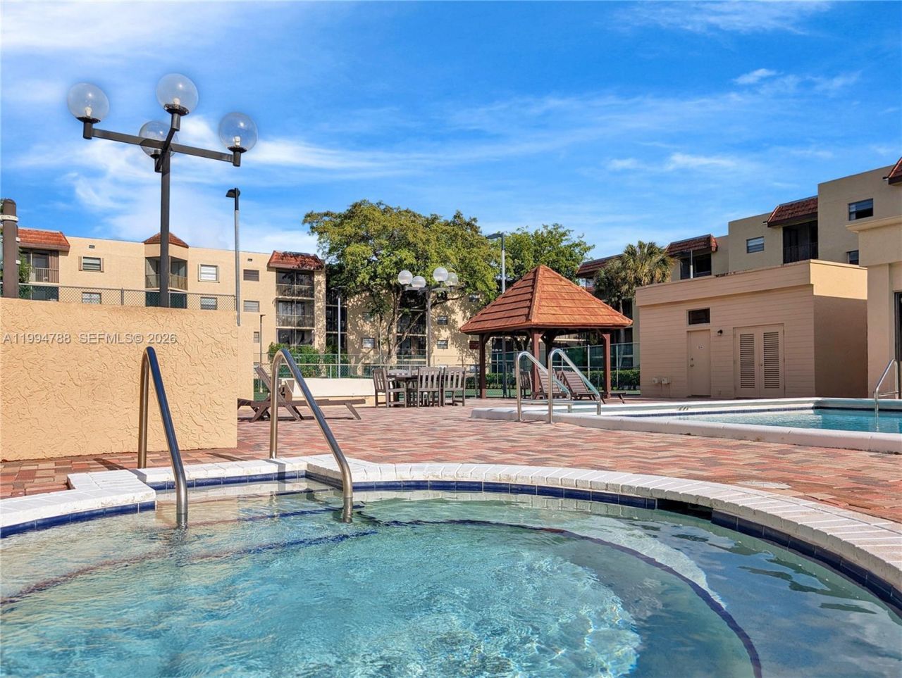 10501 W Broward Blvd , Unit 408, Plantation, FL 33324 Photo