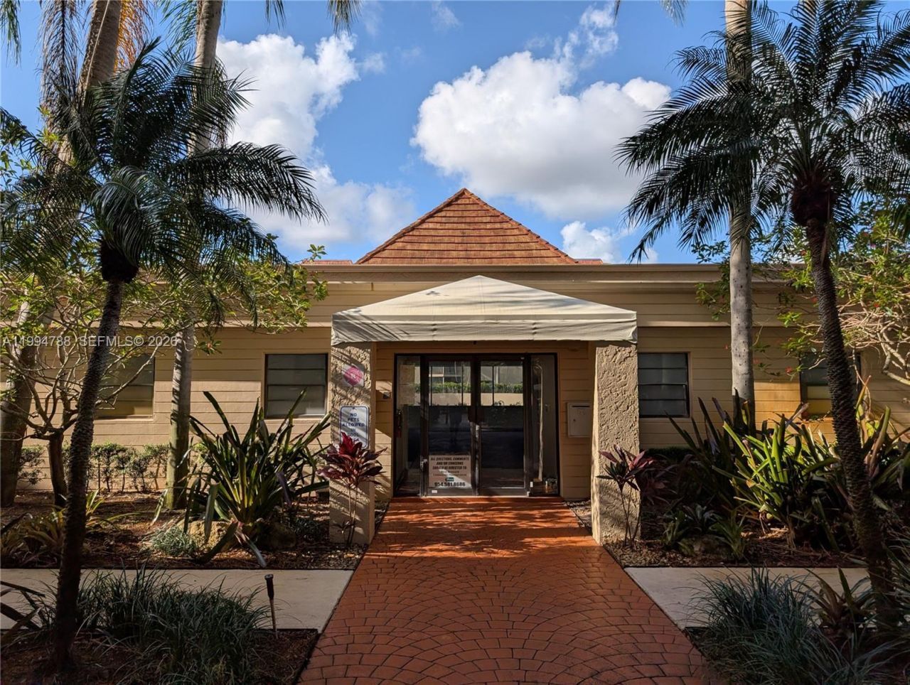 10501 W Broward Blvd , Unit 408, Plantation, FL 33324 Photo