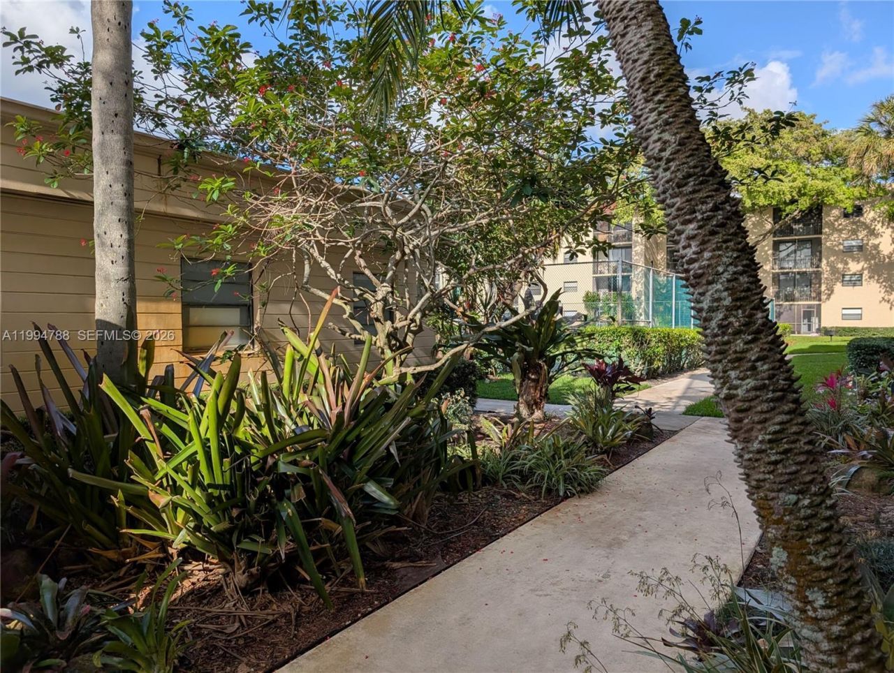 10501 W Broward Blvd , Unit 408, Plantation, FL 33324 Photo