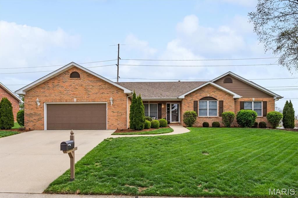 108 Calypso Drive, Belleville, IL 62221 Main Photo