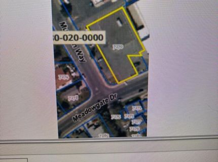 7270 Meadowgate Dr, Sacramento, CA 95823 Photo