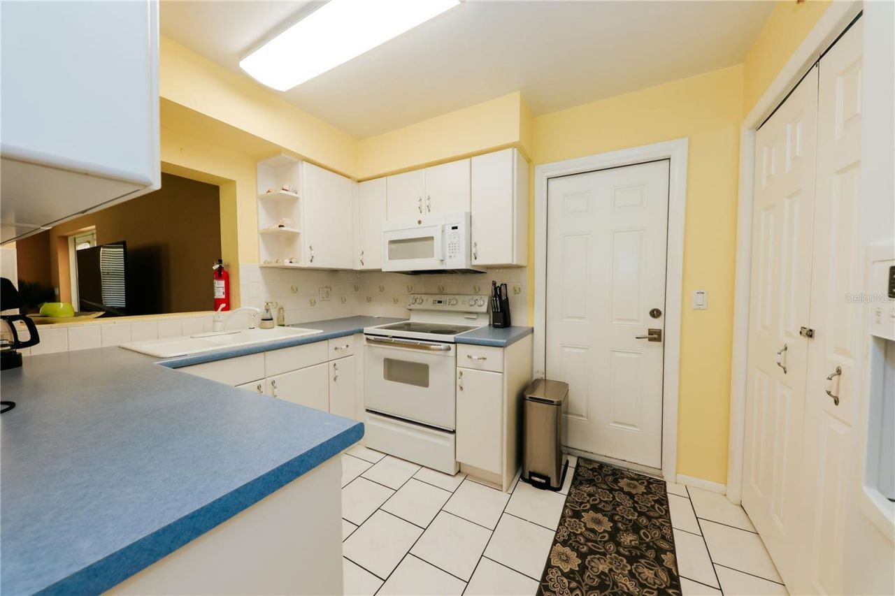 5211 24th Avenue Drive W, Bradenton, FL 34209 Photo