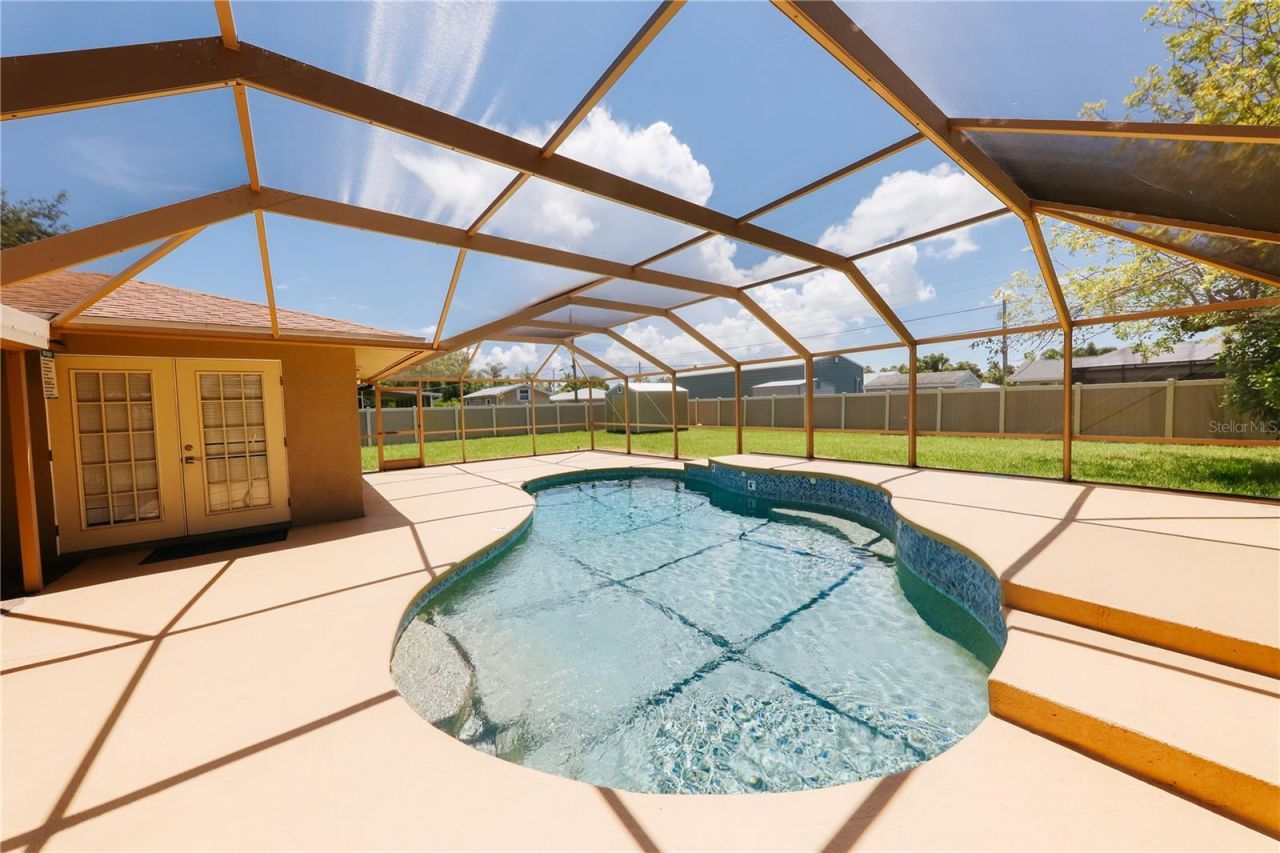 5211 24th Avenue Drive W, Bradenton, FL 34209 Photo