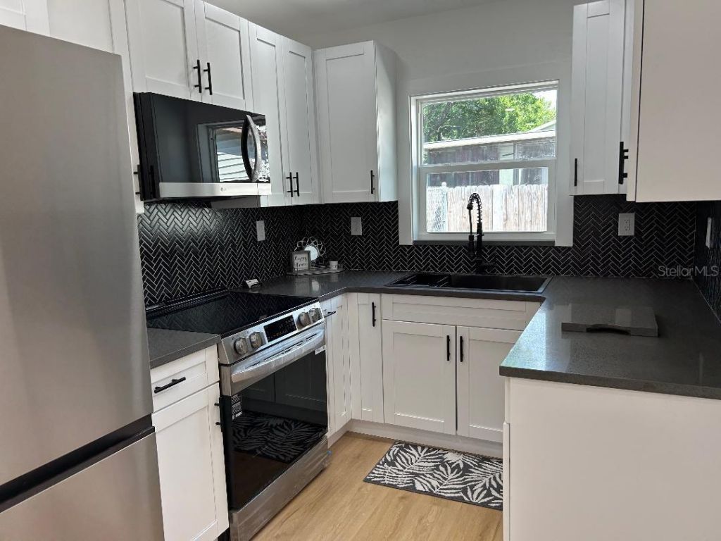 4611 W Mcelroy Avenue, Tampa, FL 33611 Photo