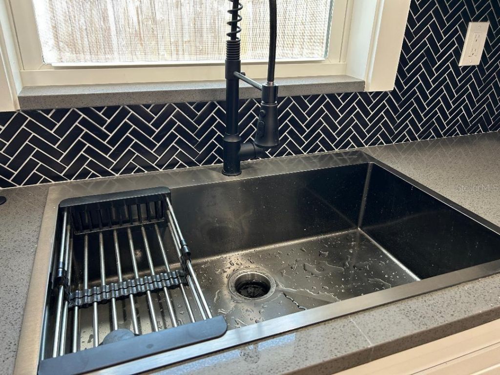 4611 W Mcelroy Avenue , Tampa, FL 33611 Photo