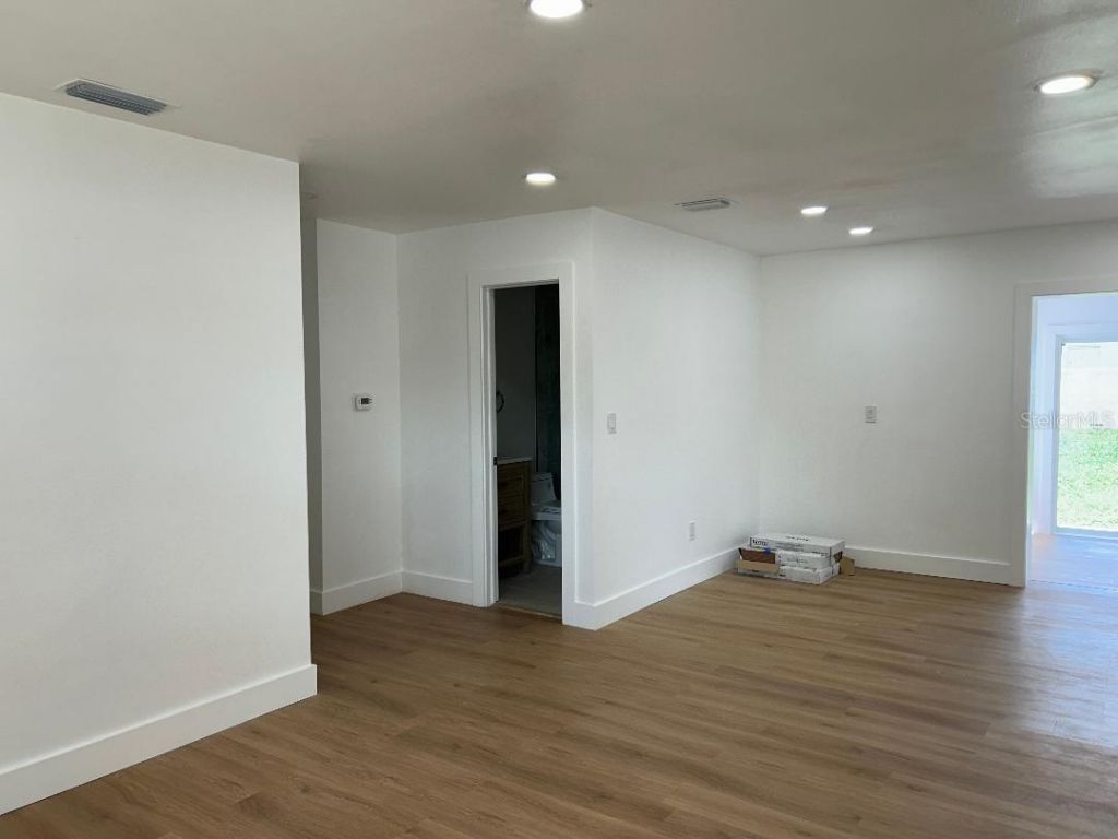 4611 W Mcelroy Avenue, Tampa, FL 33611 Photo