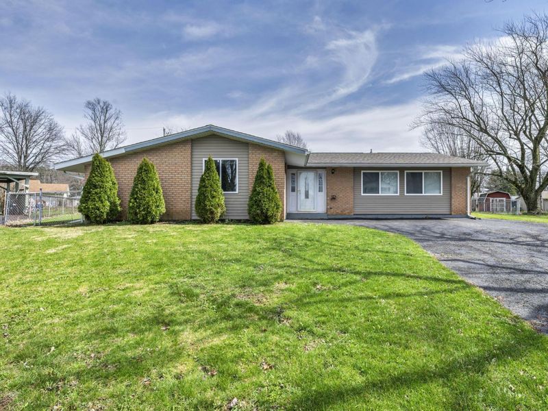 663 Teakwood Court, Galion, OH 44833 Photo 2