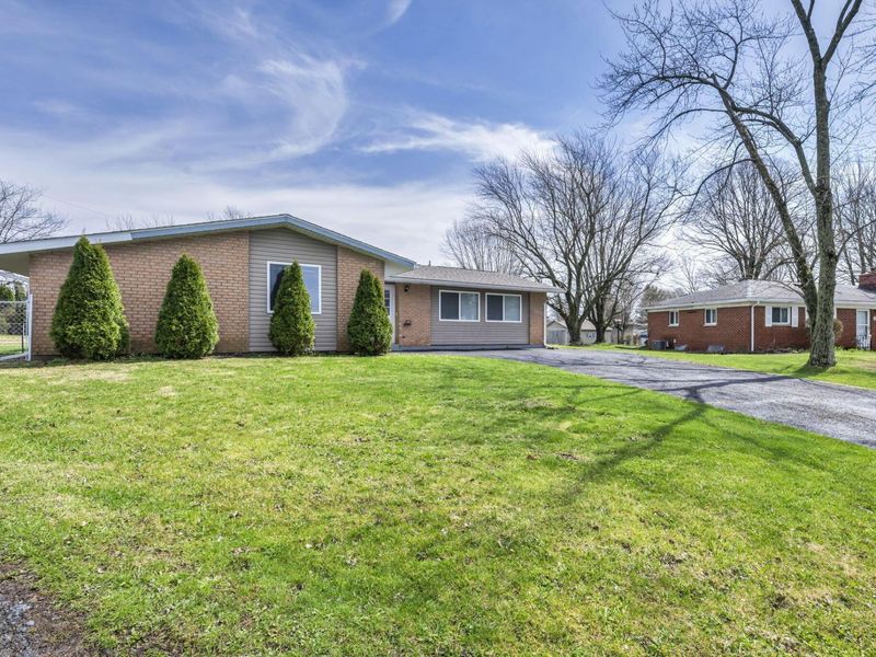 663 Teakwood Court, Galion, OH 44833 Photo 3