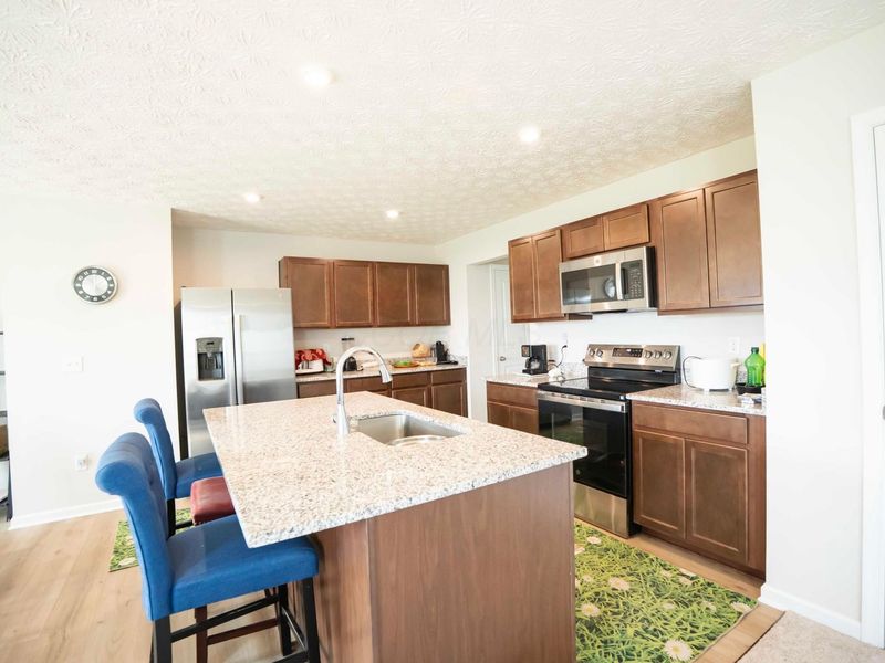 8587 Erie Loop, Canal Winchester, OH 43110 Photo 12