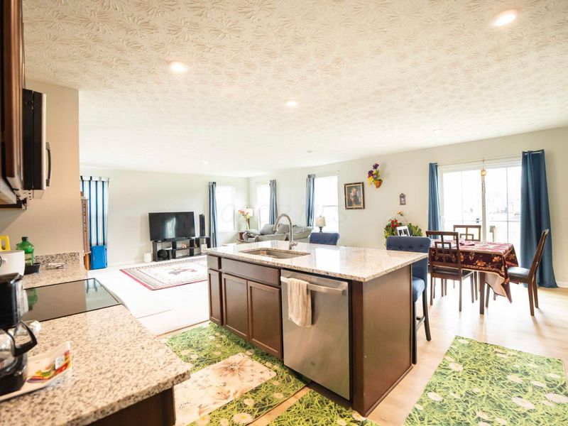 8587 Erie Loop, Canal Winchester, OH 43110 Photo 16