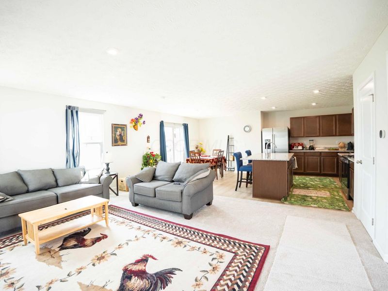 8587 Erie Loop, Canal Winchester, OH 43110 Photo 9