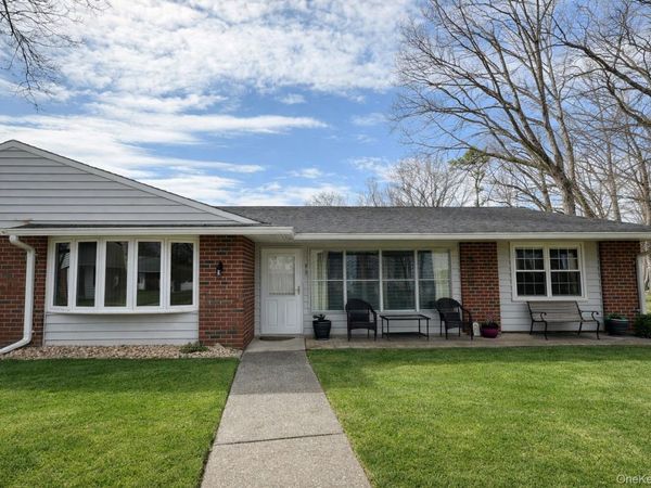 9 Guilford Court , Unit B, Ridge, NY 11961