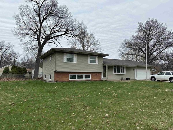 19195 Haviland Drive, South Bend, IN 46637