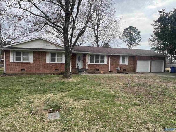 1702 Pine Street, Athens, AL 35611