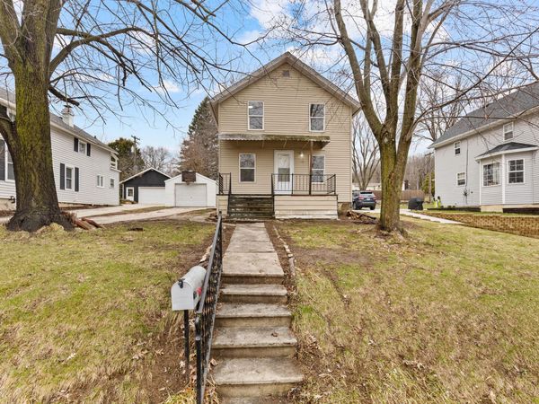 120 N Park Pl, Plymouth, WI 53073