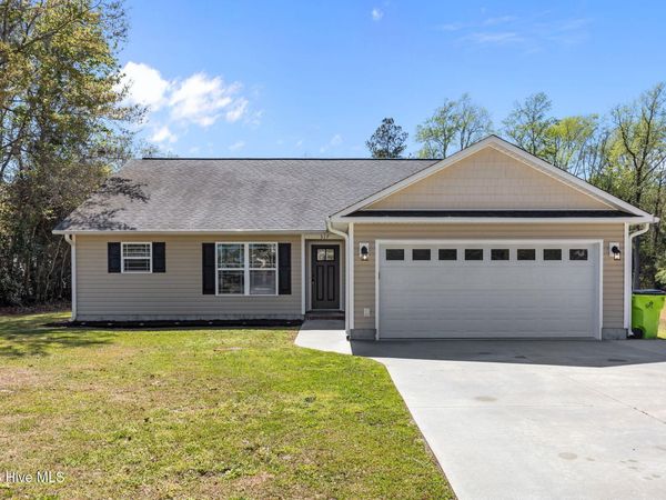 517 Hollywood Boulevard, Havelock, NC 28532