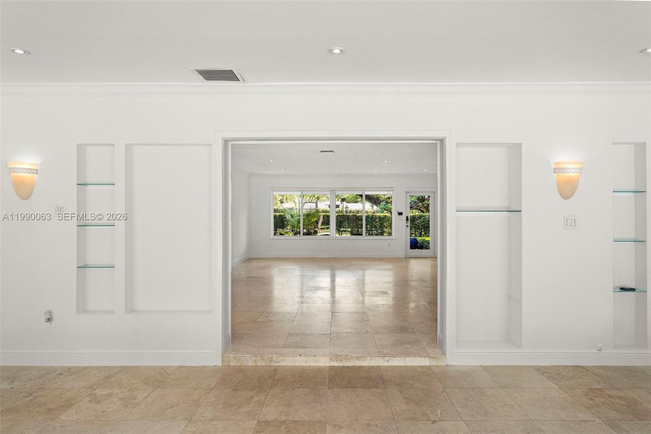 6601 SW 124th St , Pinecrest, FL 33156 Photo