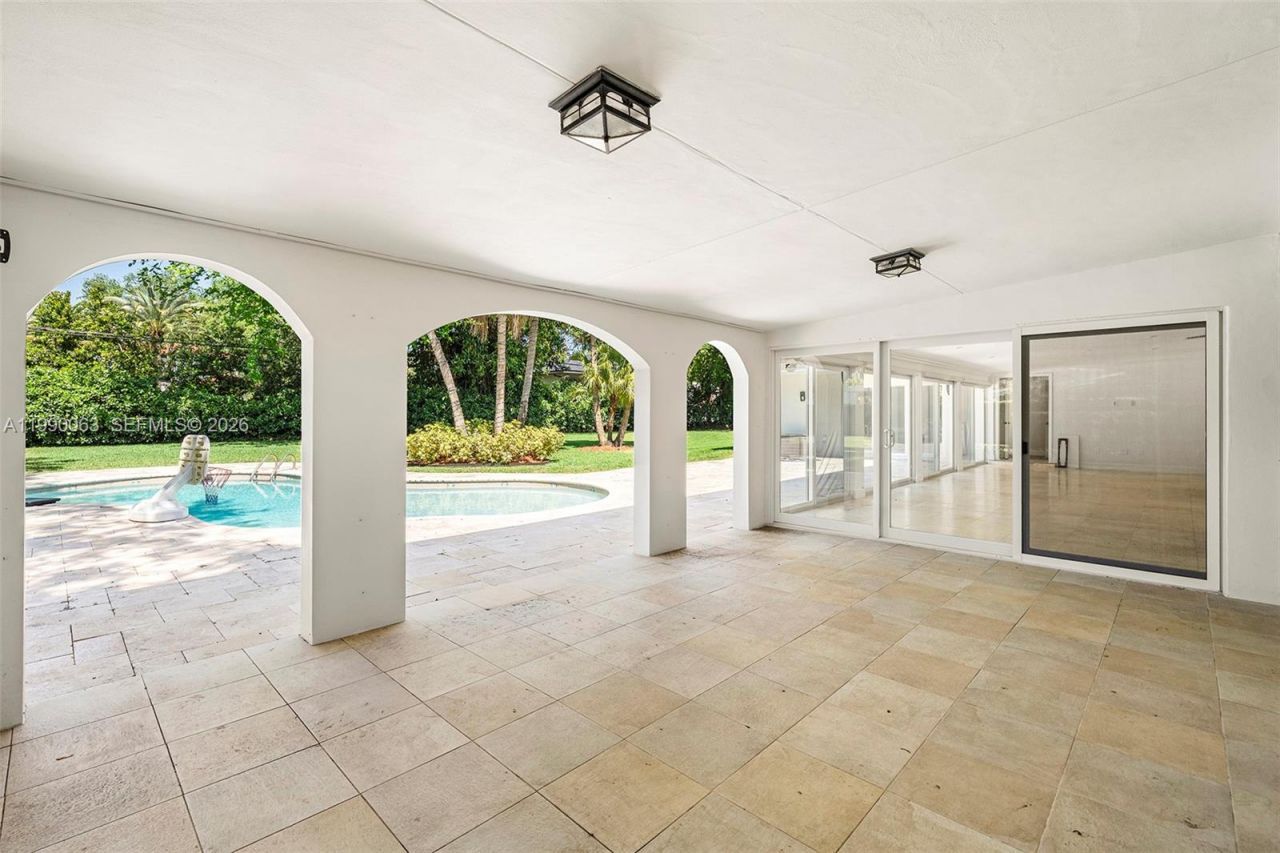 6601 SW 124th St , Pinecrest, FL 33156 Photo