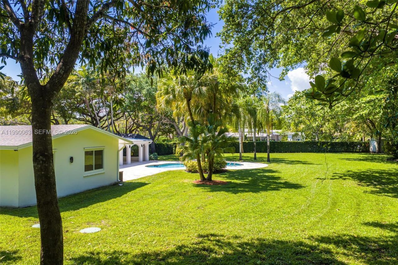 6601 SW 124th St , Pinecrest, FL 33156 Photo