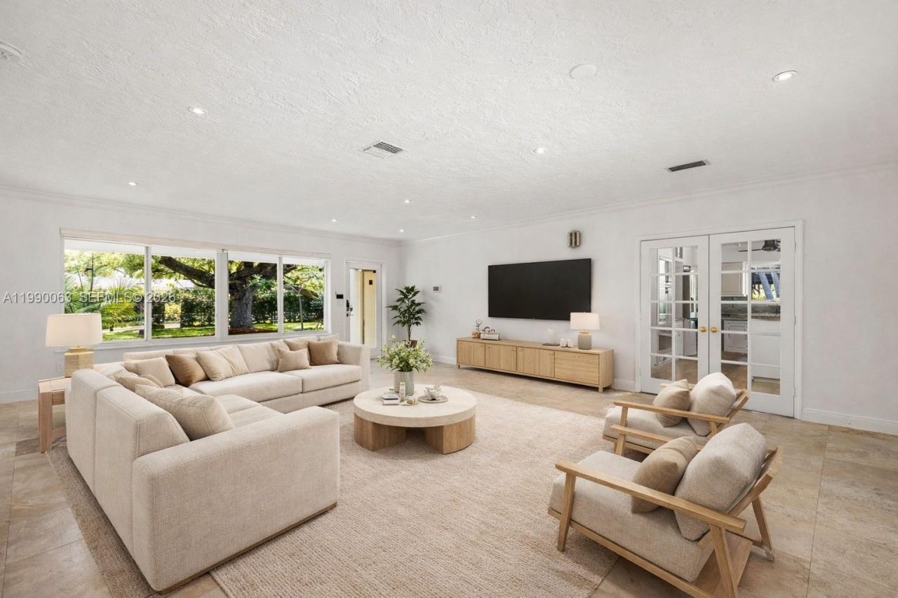 6601 SW 124th St , Pinecrest, FL 33156 Photo