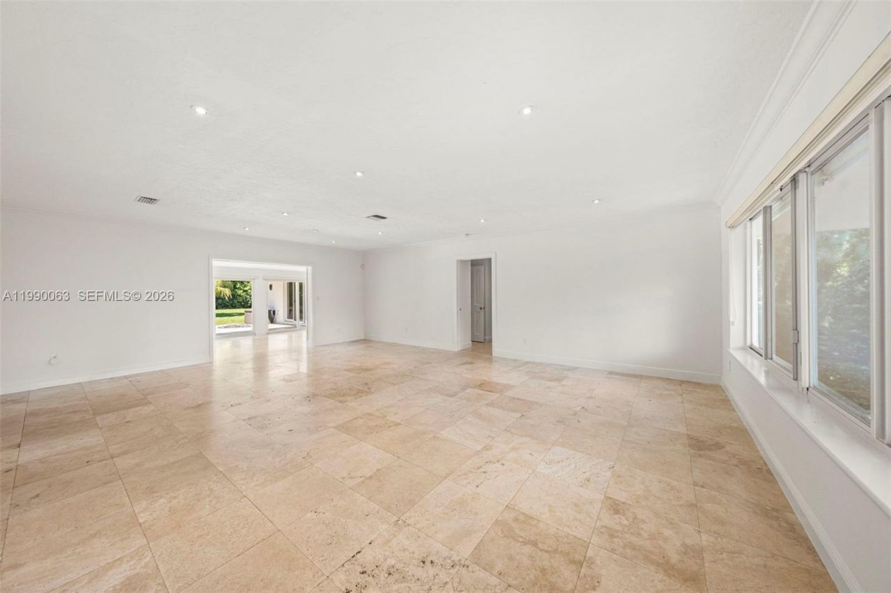 6601 SW 124th St , Pinecrest, FL 33156 Photo