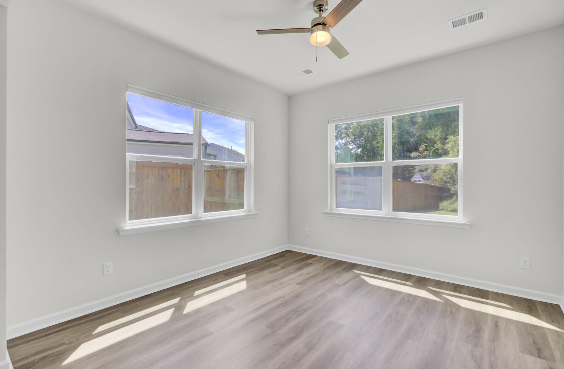 2007 Elvington Road Photo 33