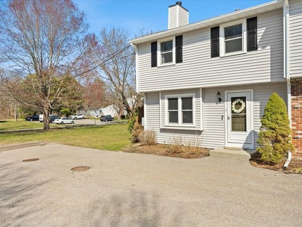 6 Robin Circle, Unit 1, Norton, MA 02766