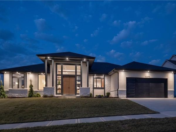 2270 NW Palisades Drive, Riverside, MO 64150