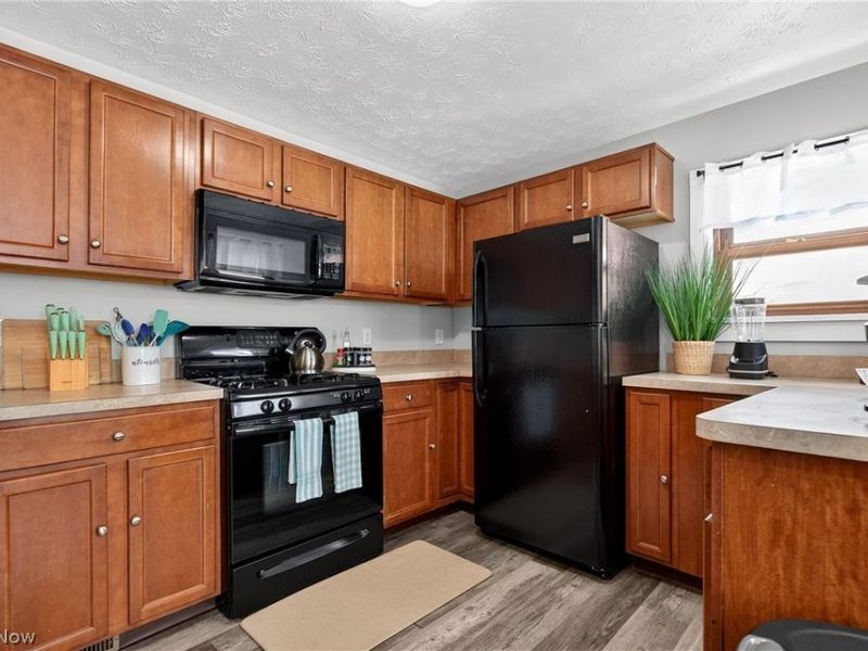 206 Fairfax Road, Vermilion, OH 44089 Photo 12