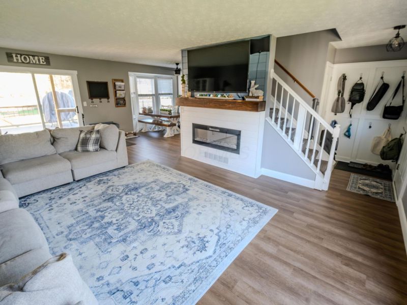 6614 Winbarr Way , Canal Winchester, OH 43110 Photo 5